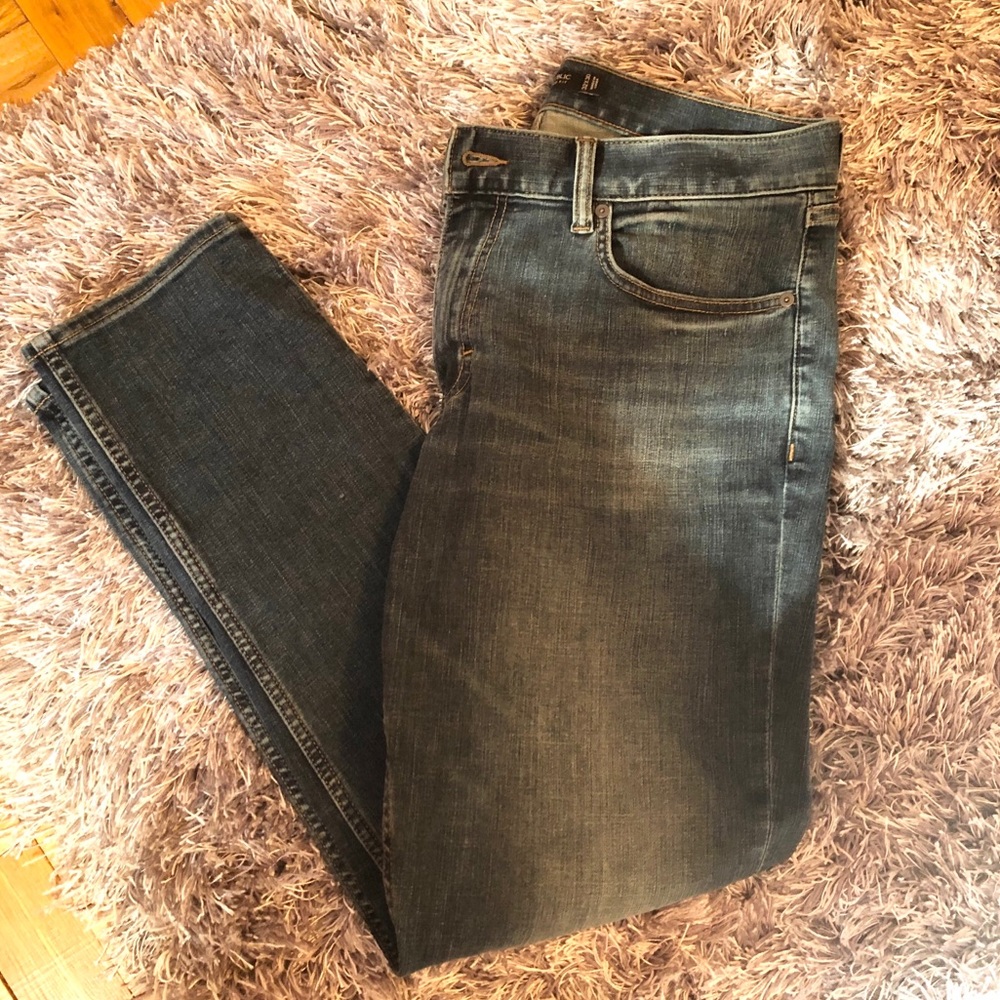 Banana Republic Athletic Tapered Fit Jeans 32x30